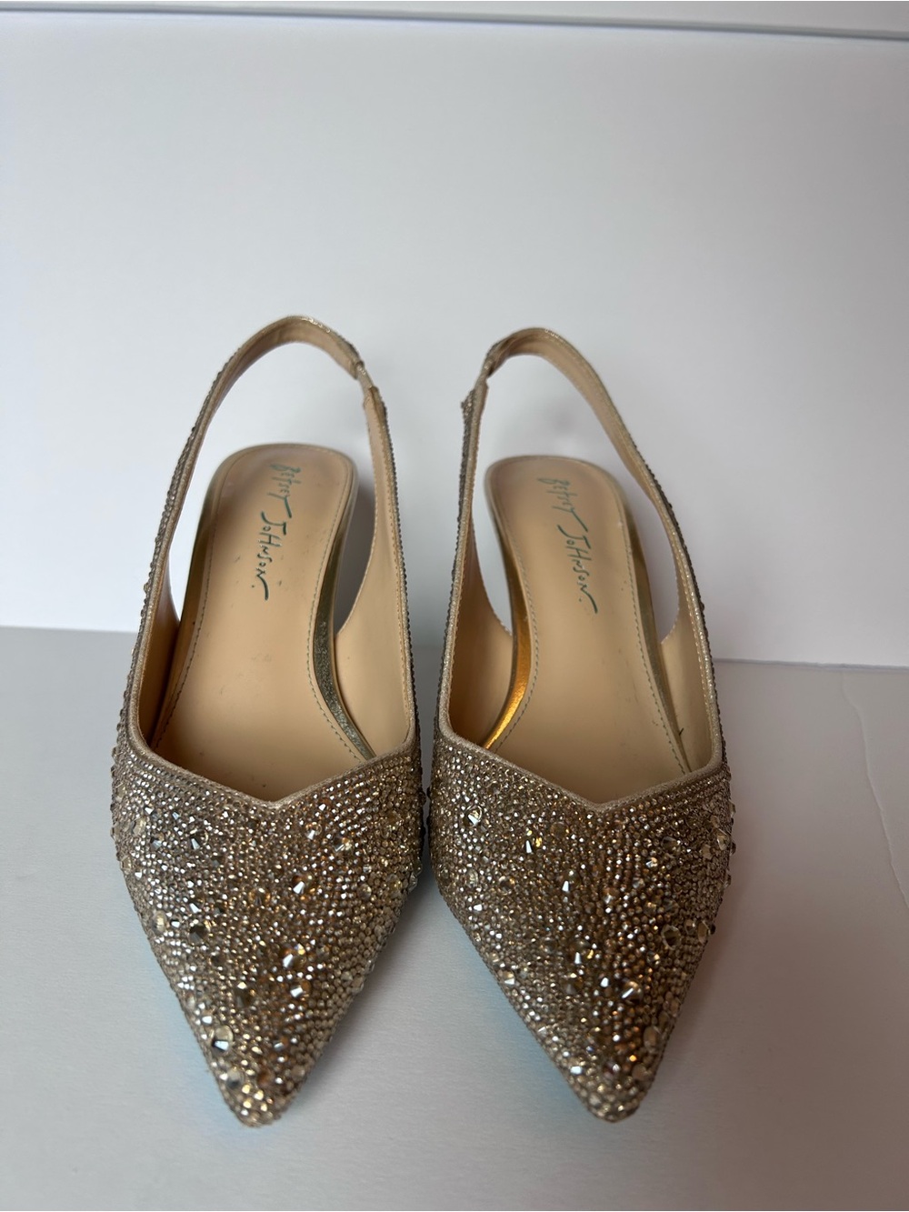Betsey Johnson Clark Pump Slingback Gold Sparkly Slingback Sandals